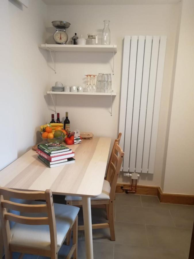 Kleine Galerie Apartment Fuer 3 Mit Kueche Kamin Netflix Parken Und Hofladen Steinhofel المظهر الخارجي الصورة