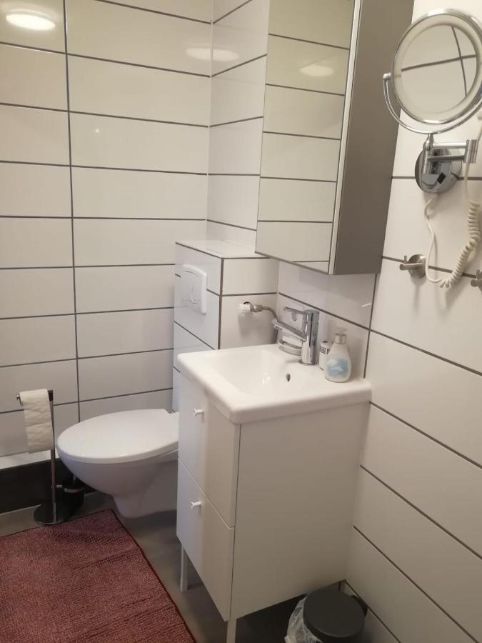 Kleine Galerie Apartment Fuer 3 Mit Kueche Kamin Netflix Parken Und Hofladen Steinhofel المظهر الخارجي الصورة