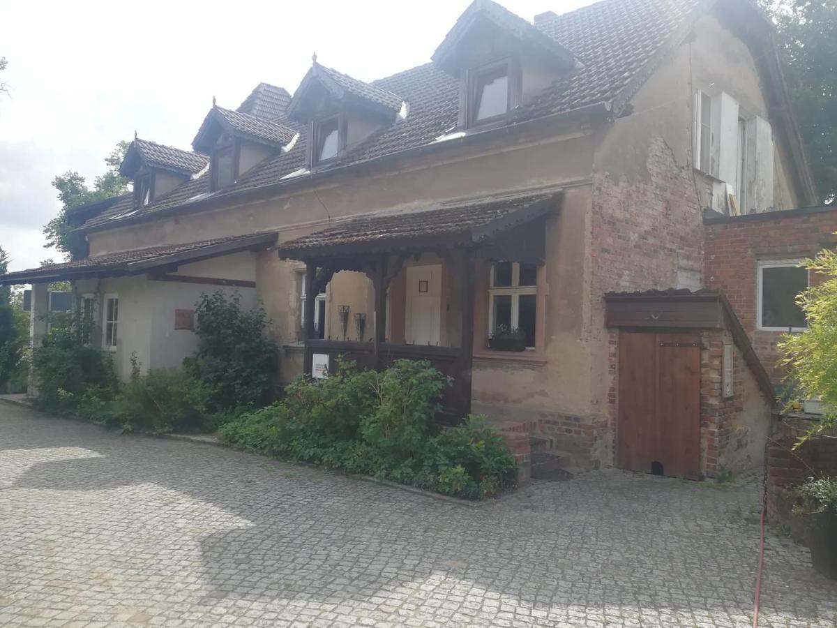 Kleine Galerie Apartment Fuer 3 Mit Kueche Kamin Netflix Parken Und Hofladen Steinhofel المظهر الخارجي الصورة