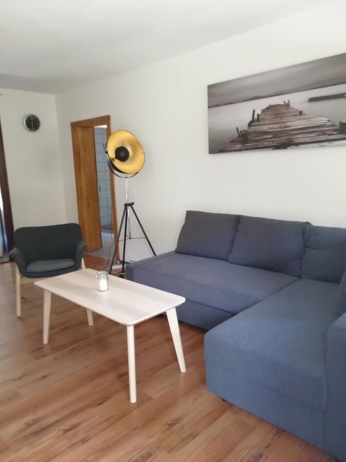Kleine Galerie Apartment Fuer 3 Mit Kueche Kamin Netflix Parken Und Hofladen Steinhofel المظهر الخارجي الصورة